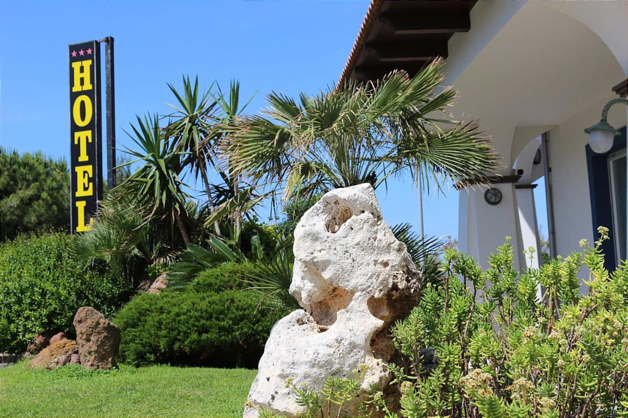 Hotel Rosa Dei Venti Castelsardo Buitenkant foto