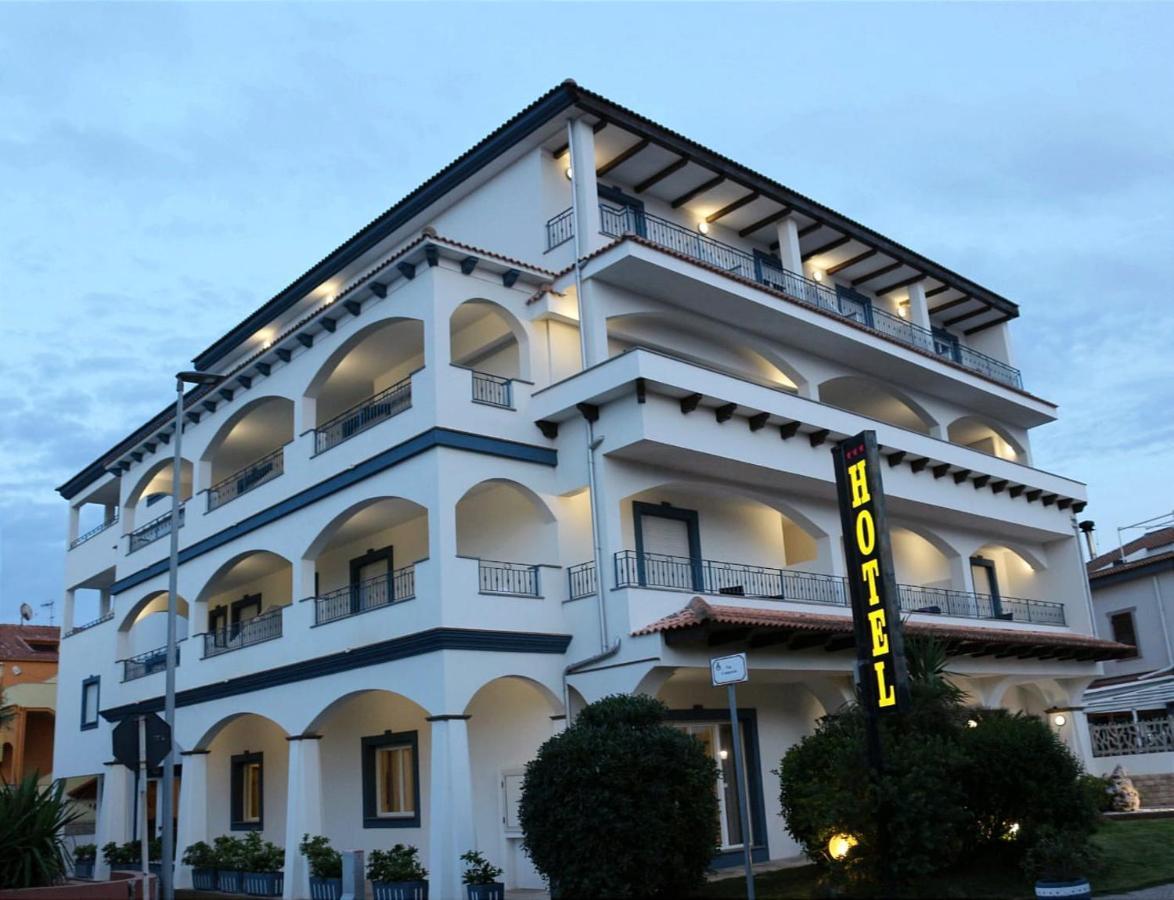 Hotel Rosa Dei Venti Castelsardo Buitenkant foto