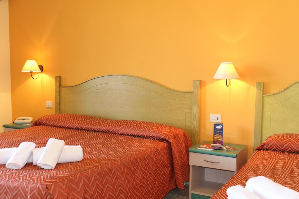 Hotel Rosa Dei Venti Castelsardo Buitenkant foto