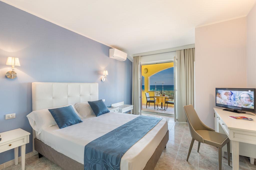 Hotel Rosa Dei Venti Castelsardo Buitenkant foto