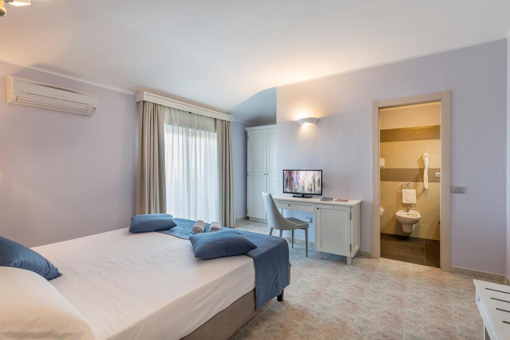 Hotel Rosa Dei Venti Castelsardo Buitenkant foto