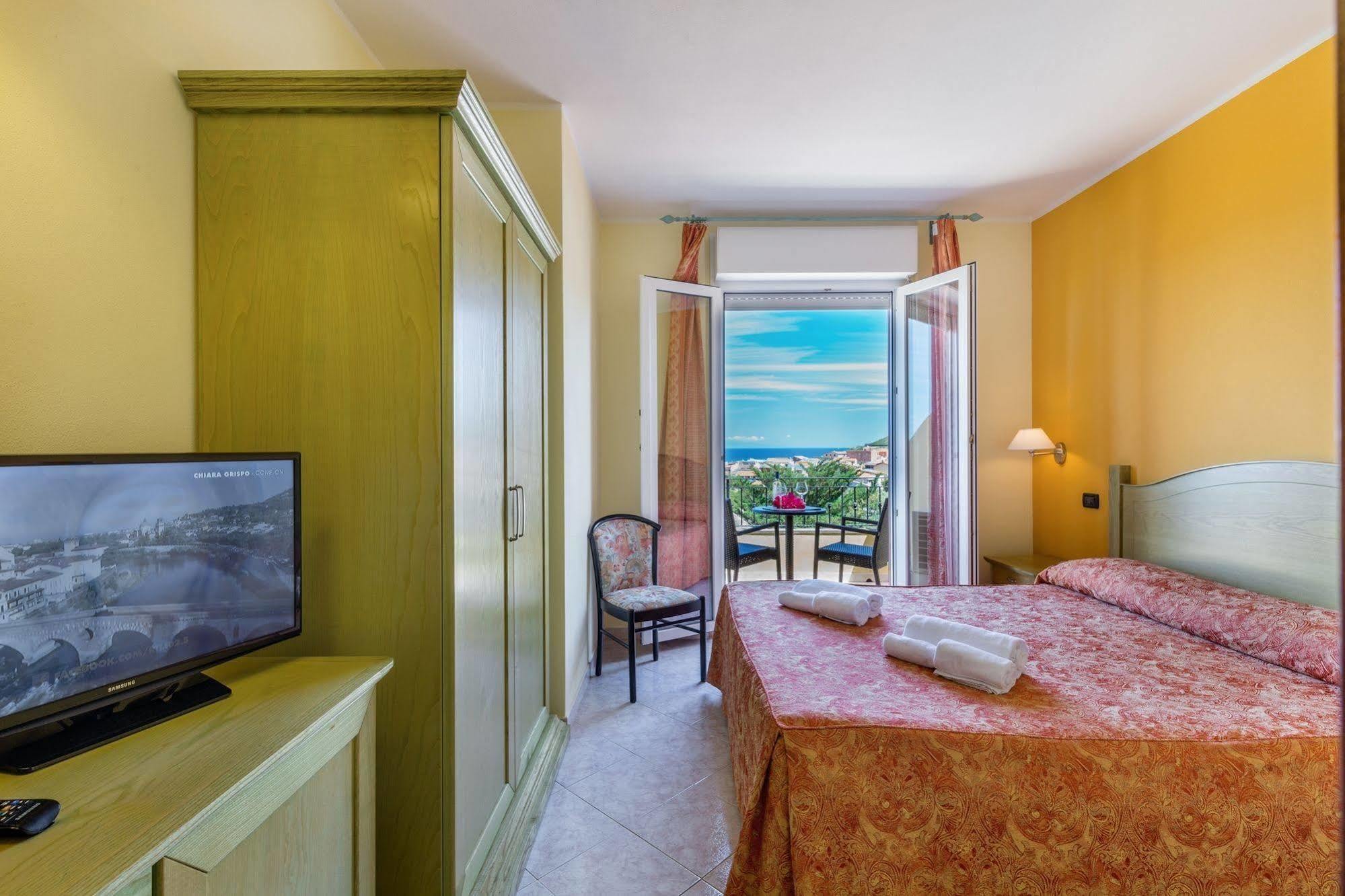 Hotel Rosa Dei Venti Castelsardo Buitenkant foto