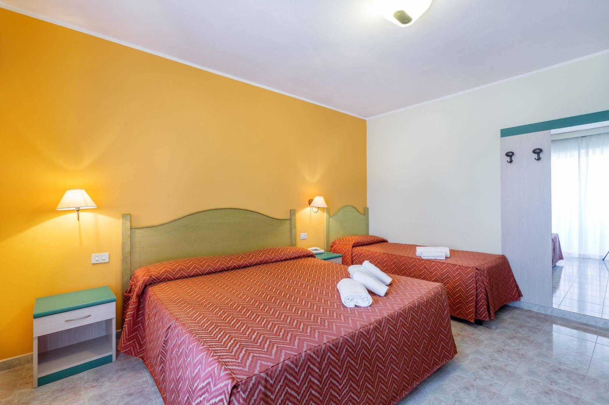 Hotel Rosa Dei Venti Castelsardo Buitenkant foto